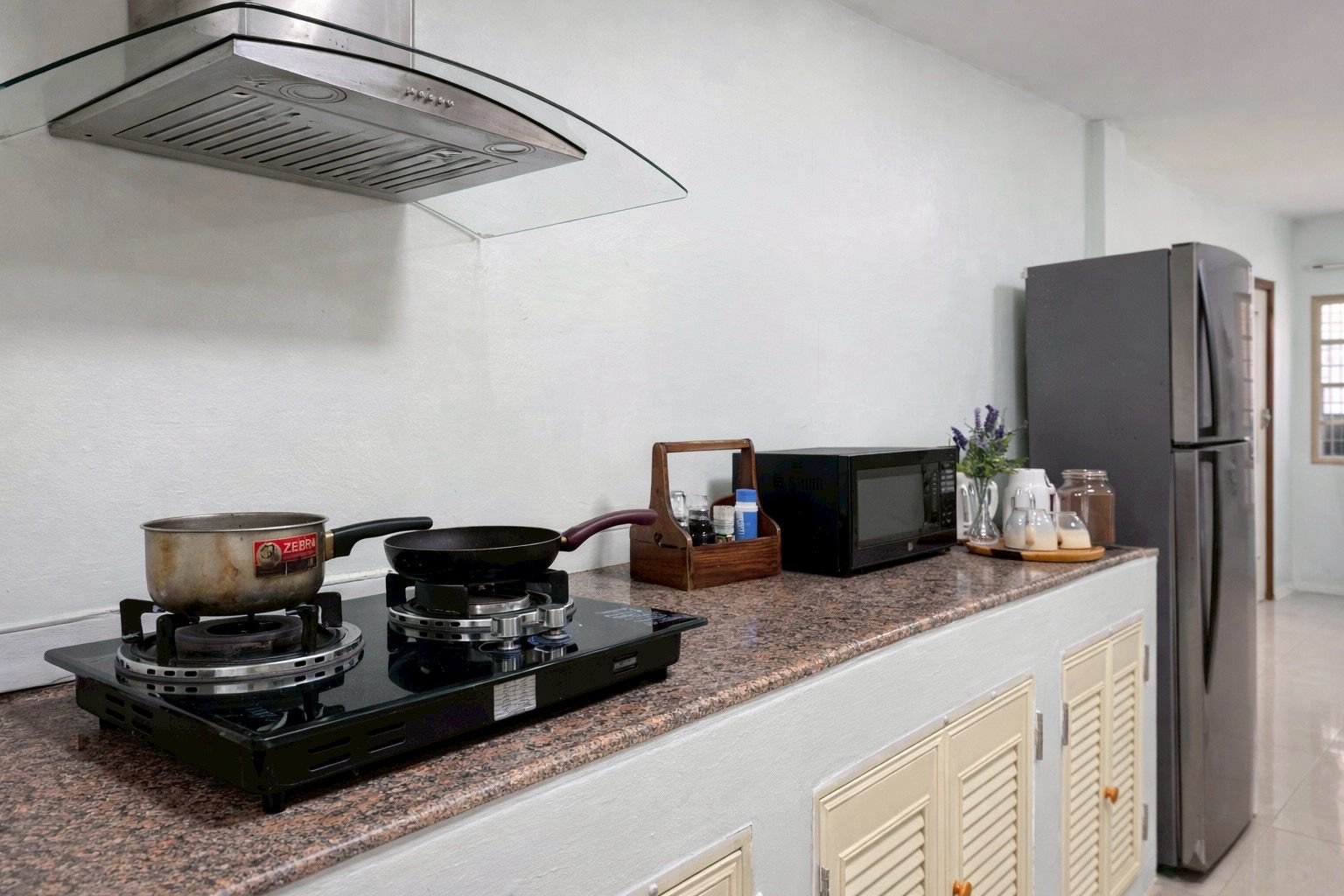 Central House - Image 4